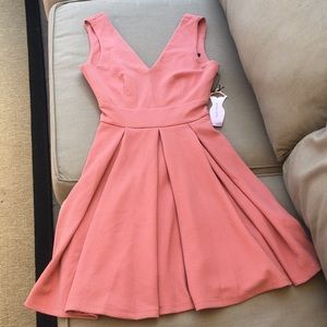❤️NWT!!!❤️ Beautiful Peach Summer Dress Open Back.